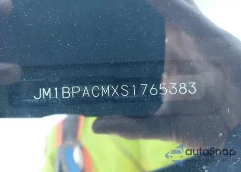 2025 Mazda Mazda3 2.5 S Preferred z USA, uszkodzony, nr VIN JM1BPACMXS1765383